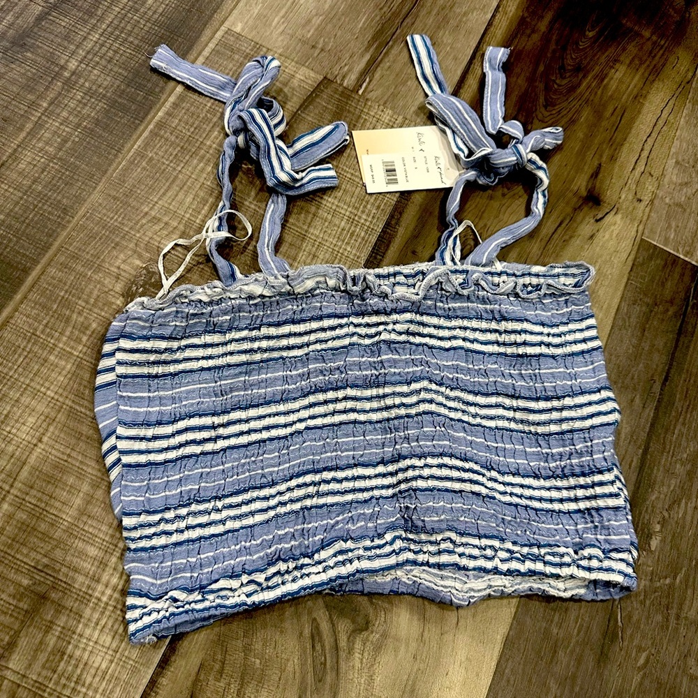 Crop top - Picture 2 of 3